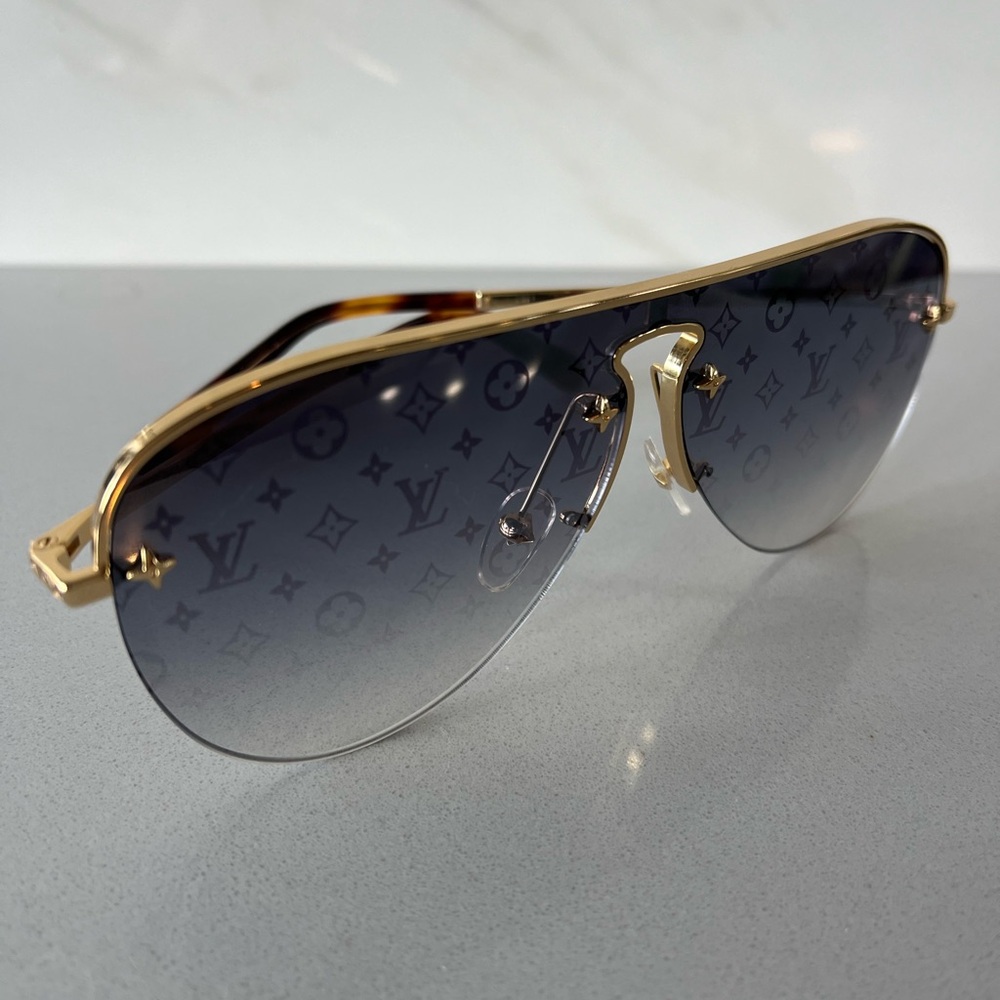 Louis Vuitton grease mark sunglasses. Authentic. Brand new, with box & bag